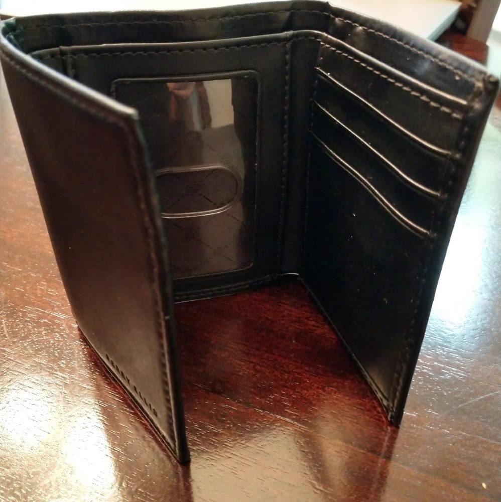 Perry Ellis Wallet